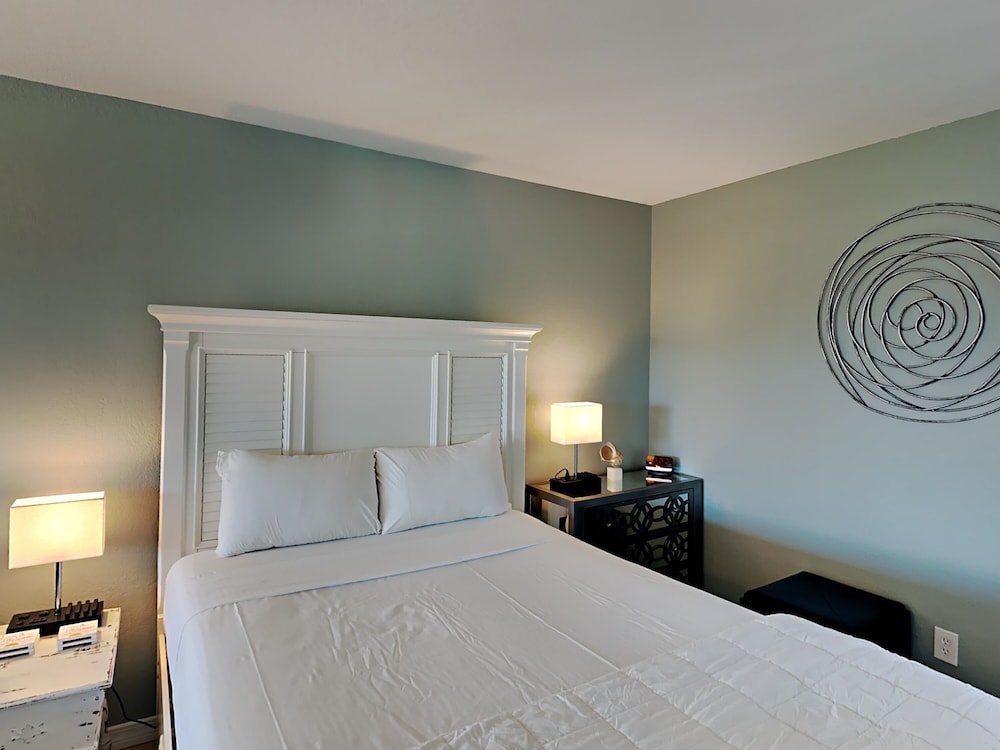 Condo, 1 Double Bed with Sofa bed, Balcony, Garden View (#12 - No Pets Allowed)