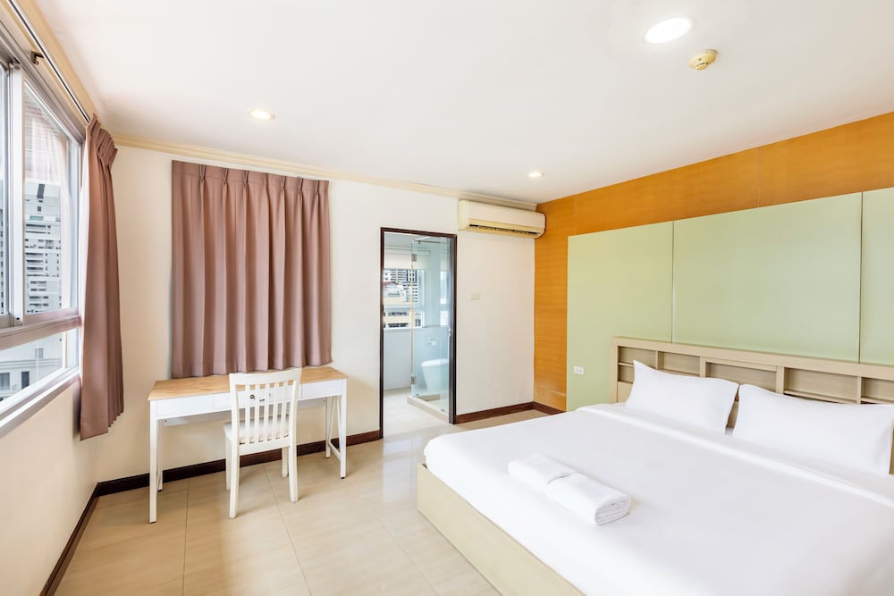 Family Apartment, 2 Bedrooms, City View photo 3