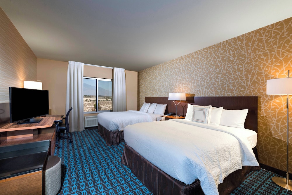 Room, 2 Queen Beds (Mobility/Hearing Accessible, Tub)