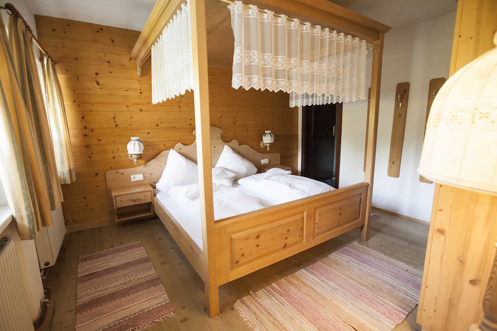 Basic Double Room photo 3