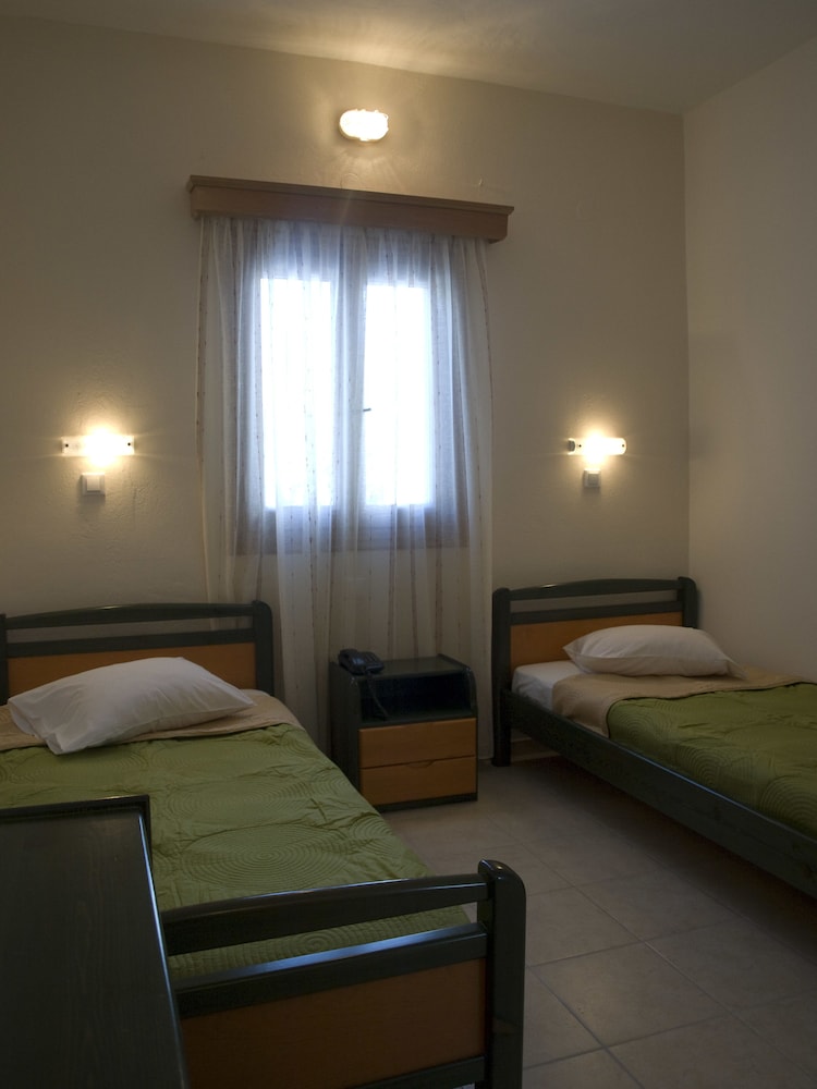 Basic Twin Room, Garden View