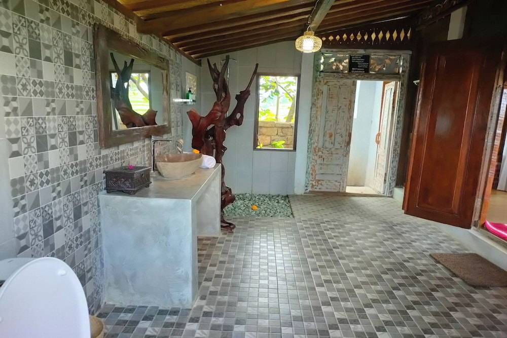 1 Bedroom Villa Glass Wooden House - Photo 9