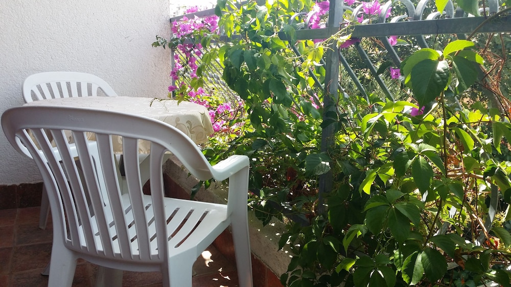 Comfort Apartment, 2 Bedrooms, Balcony photo 2