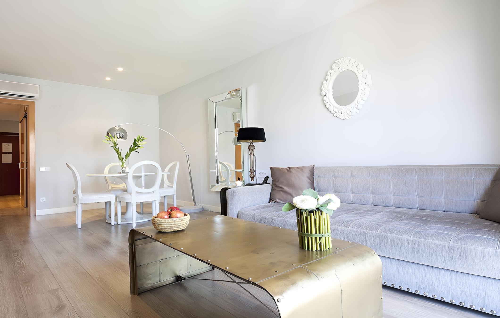 Family Apartment photo 2