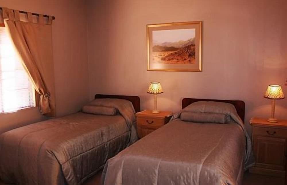 Twin Room - Photo 1