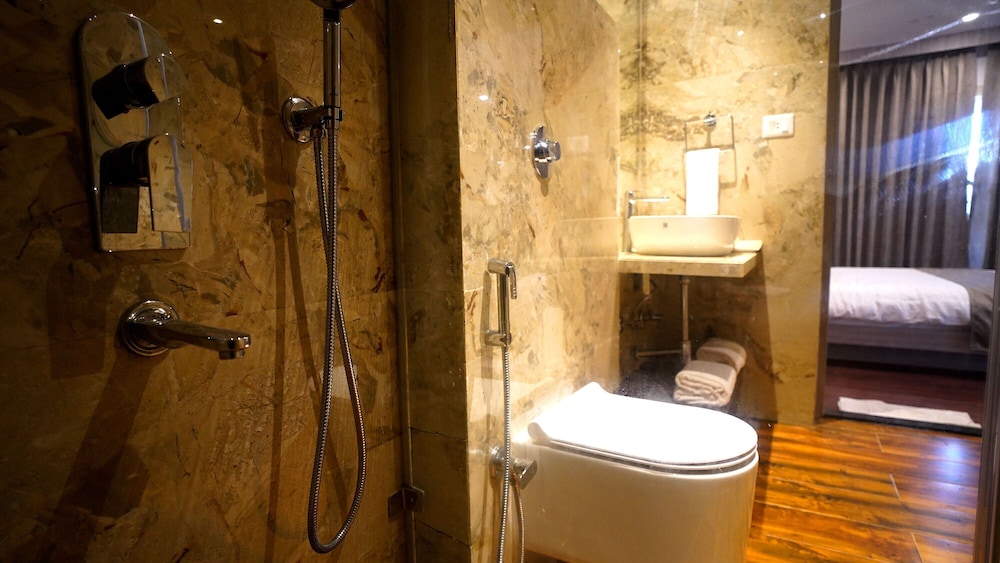 Royal Studio Suite photo 3