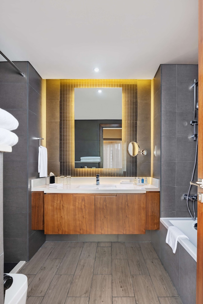 Standard Room (Canal View)