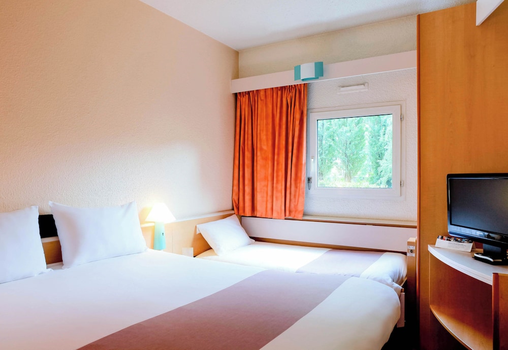 Standard Triple Room, Non Smoking photo 1