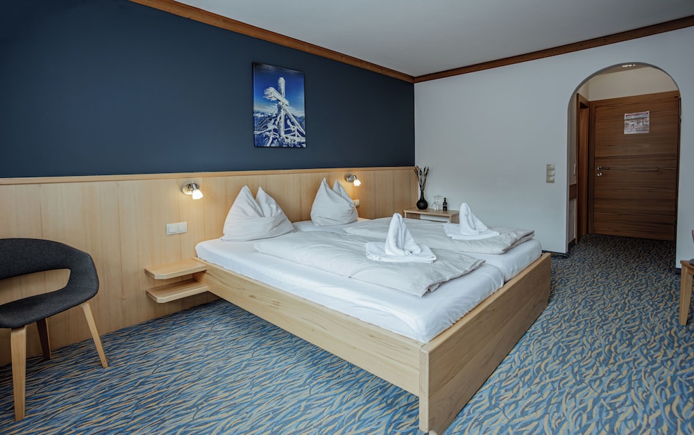 Classic Double Room, 1 Queen Bed, Sauna, Mountainside