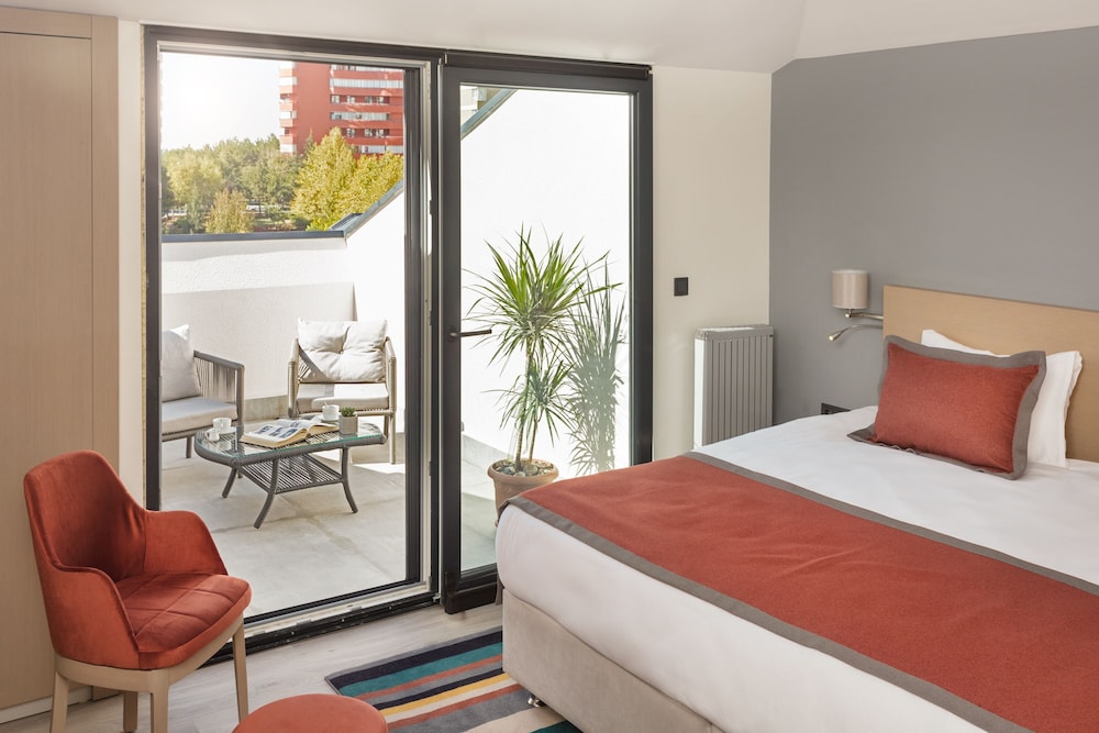 Suite, 1 King Bed, Non Smoking - Photo 10