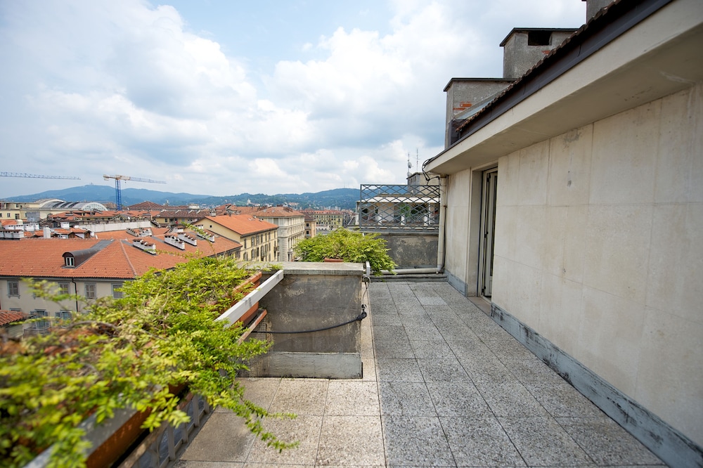 Superior Room, 1 Queen Bed, Terrace - Photo 8
