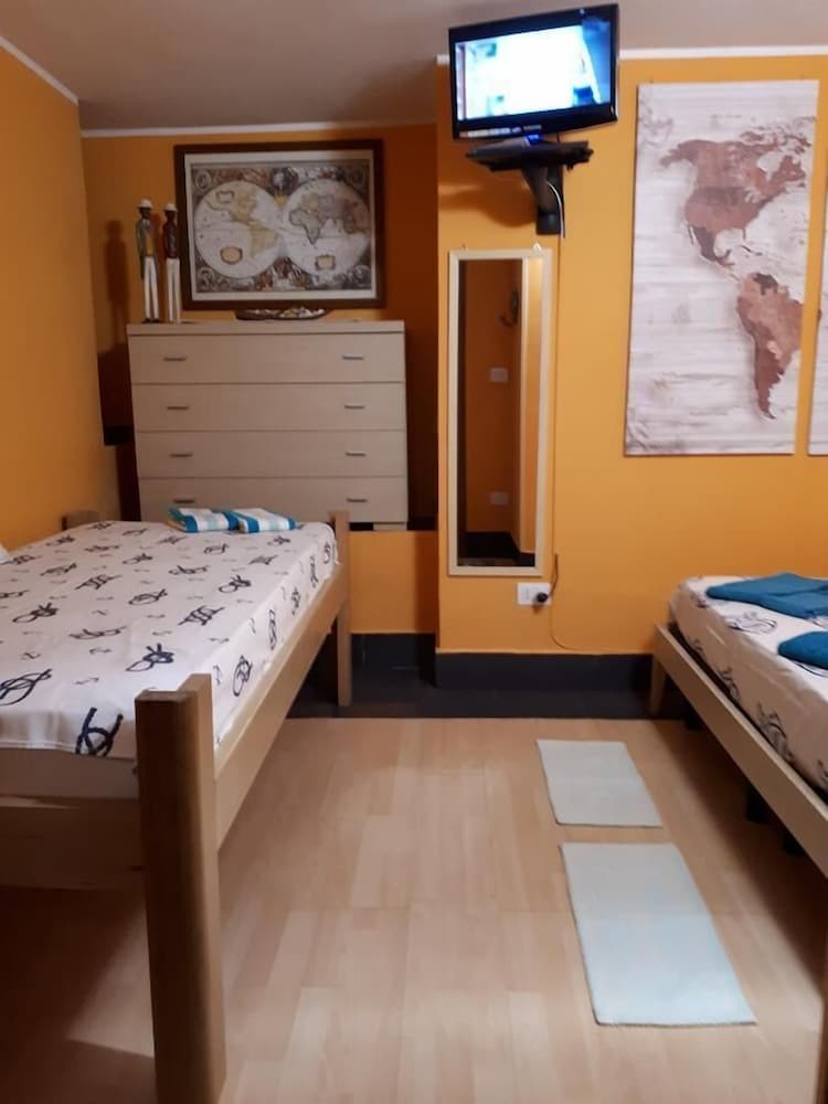 Family Triple Room, Multiple Beds photo 3