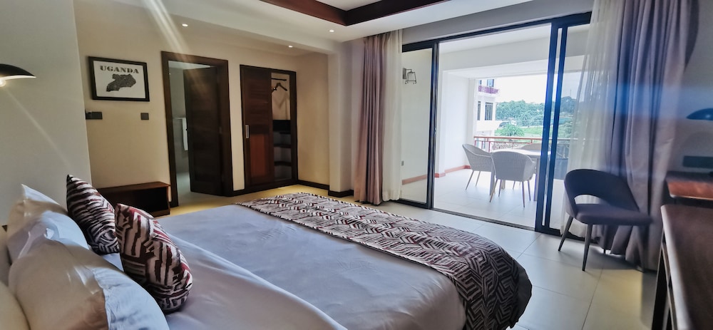 Deluxe Suite - Photo 2