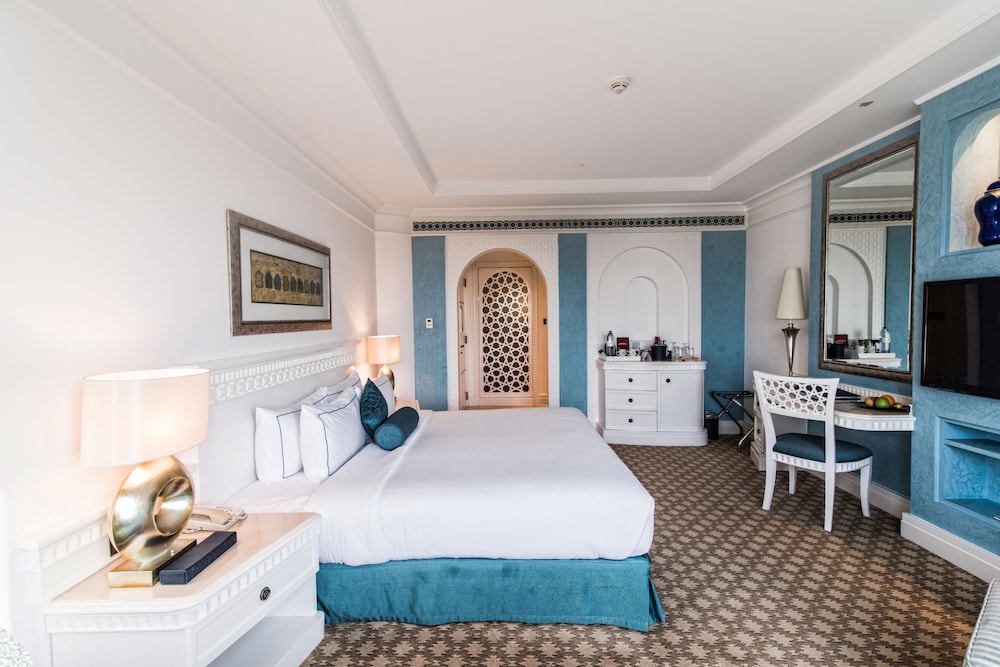 Tower Partial Sea View Room - Spacious Stay with Private Beach Access photo 2
