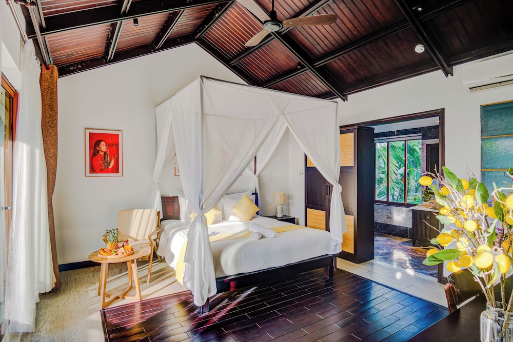 Deluxe Room, Balcony photo 3