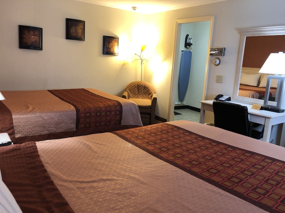 Standard Room, 2 Double Beds, Non Smoking