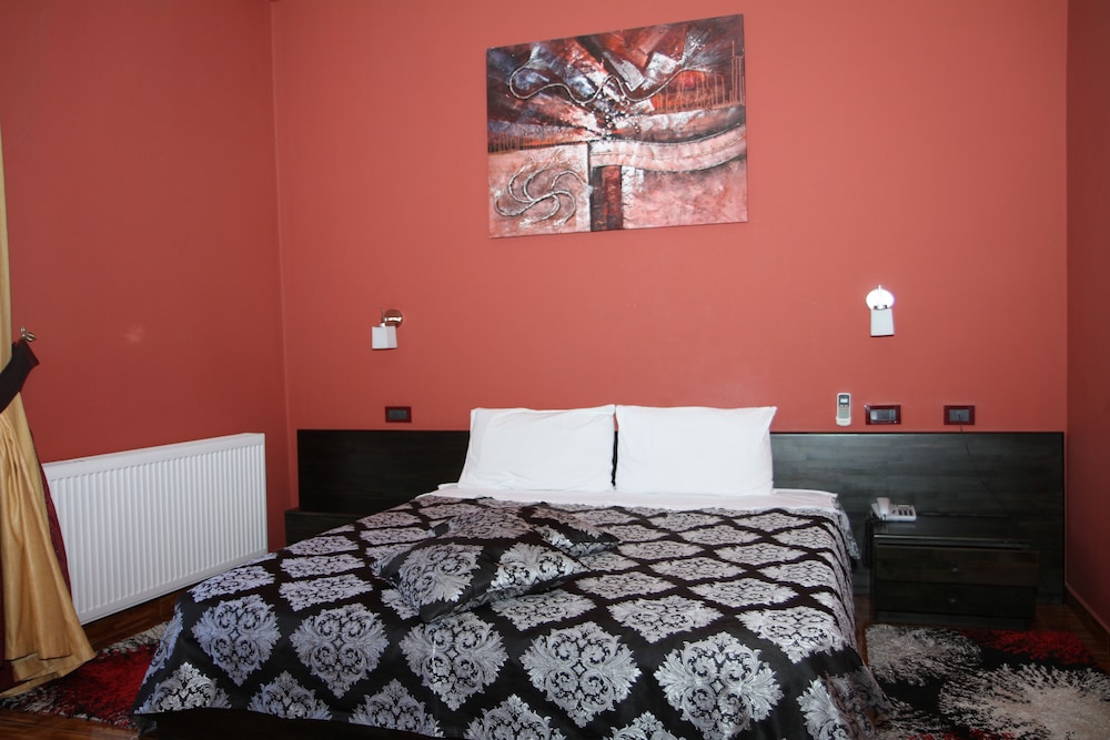 Standard Double Room, 1 King Bed, Balcony, Valley View photo 2