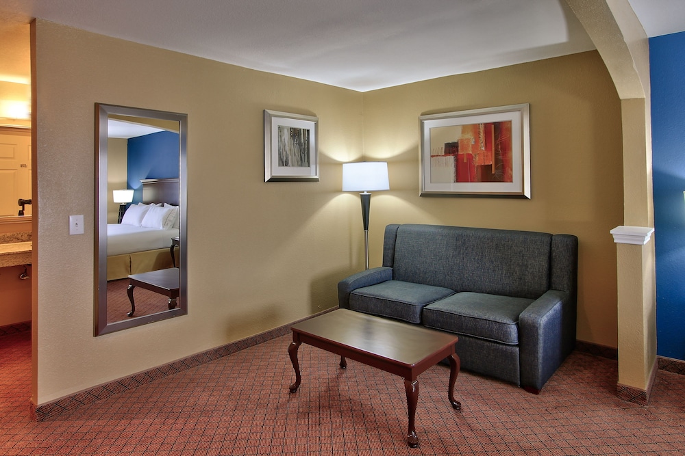 Suite, Multiple Beds (Additional Living Area) - Photo 1