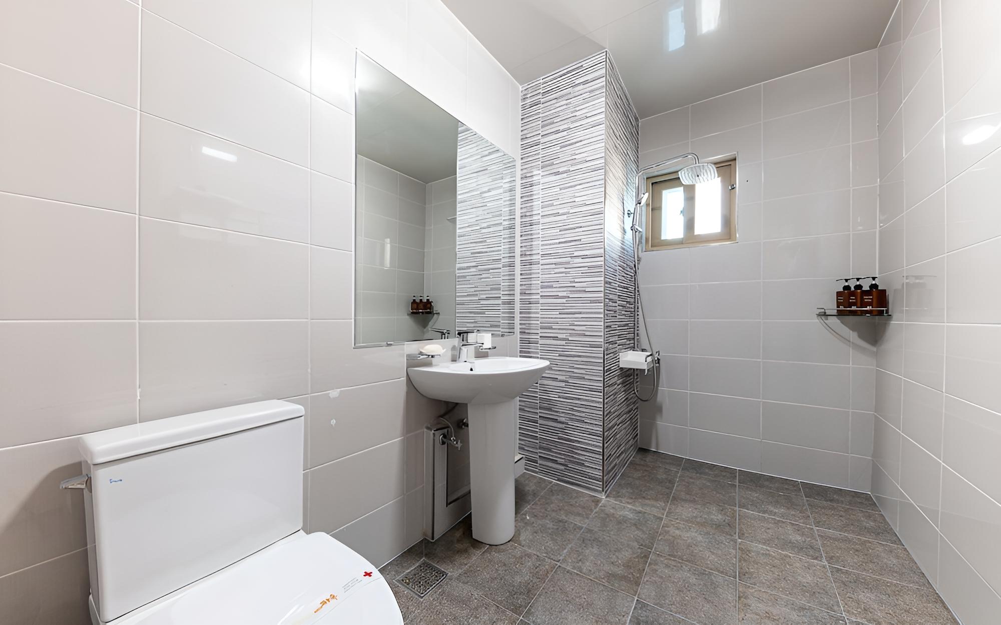 Room (Suite (inquiry about accommodation)) - Photo 14
