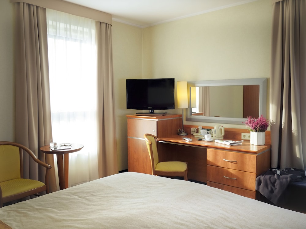 Business Room - Photo 3