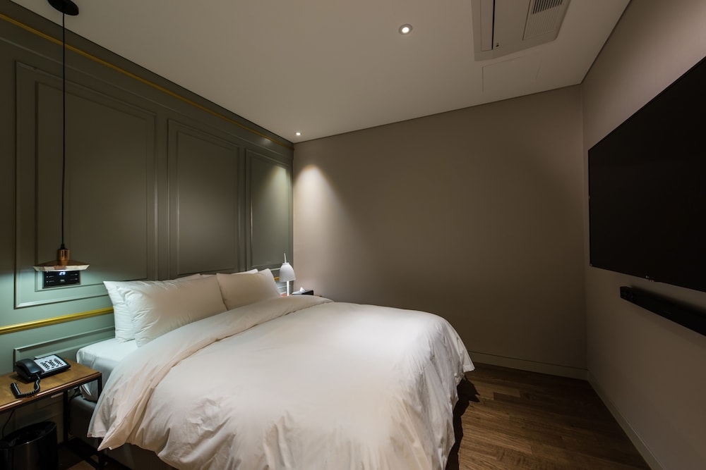 [Chicken/Beer PKG] Residence Deluxe Room