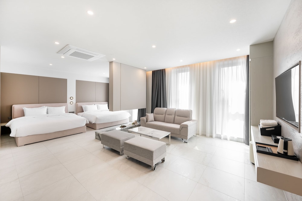 Junior Suite Room