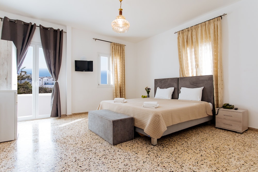 Double or Twin Room - Photo 11