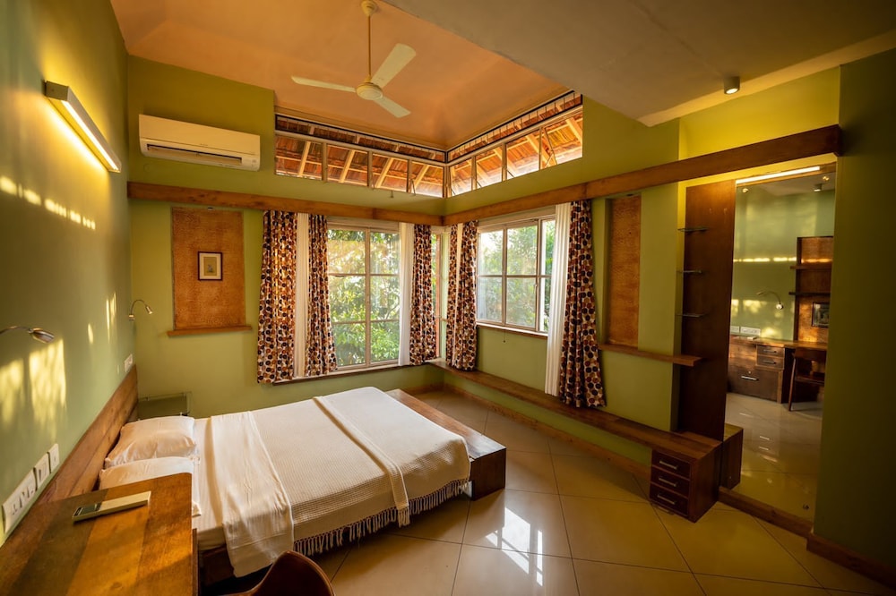 Basic House, Courtyard View photo 1