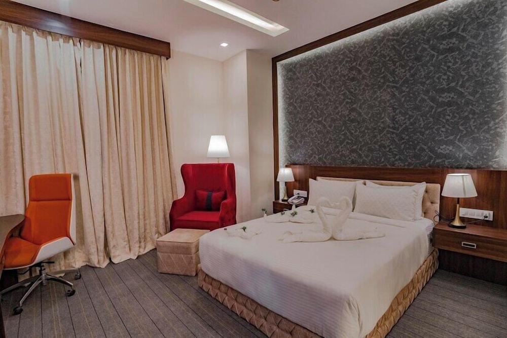 Superior Room, 1 King Bed