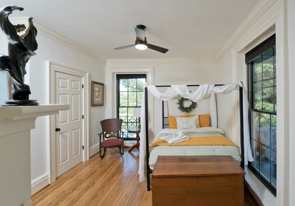 Magnolia Room photo 1