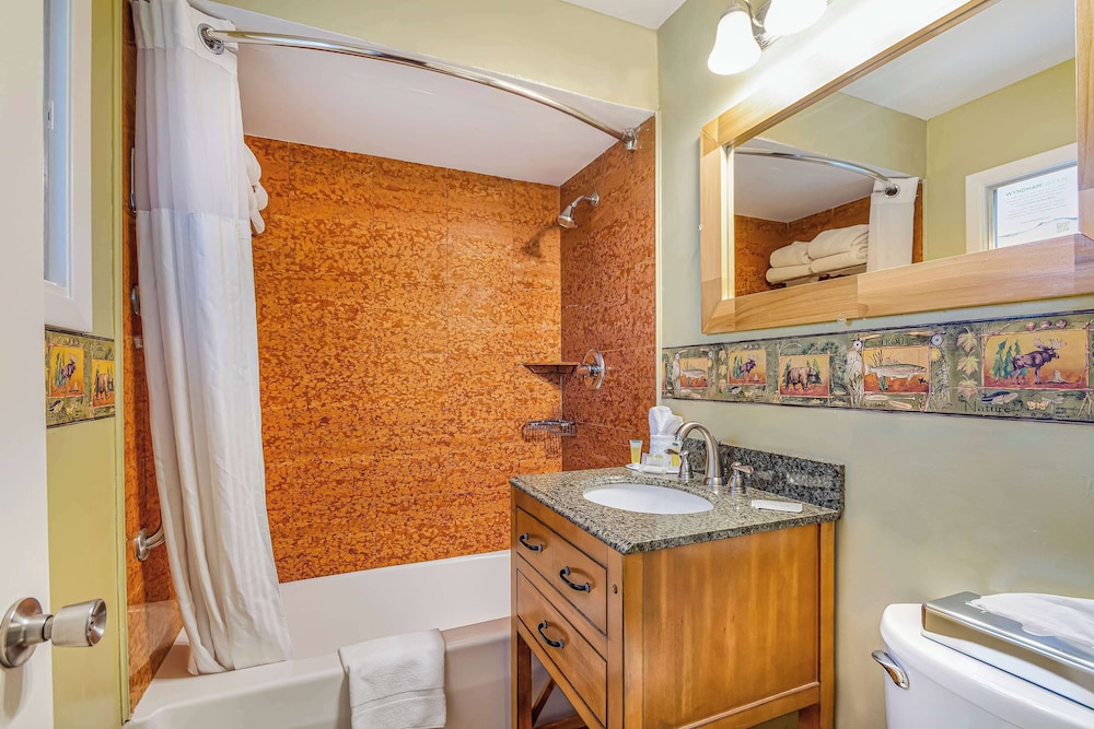 Room, Multiple Beds, Non Smoking, Refrigerator - Photo 3