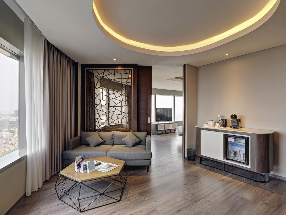 Executive Suite, 1 King Bed - Photo 4