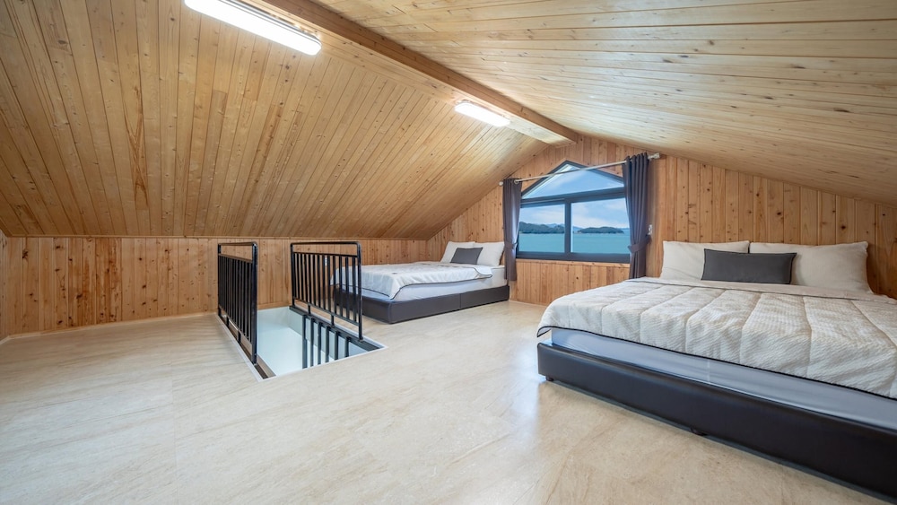 Basic Room, 1 Bedroom (ROOM 201) - Photo 2