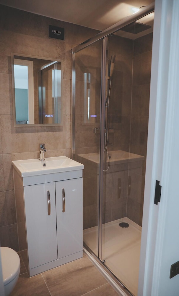 Standard Double Room - Photo 9