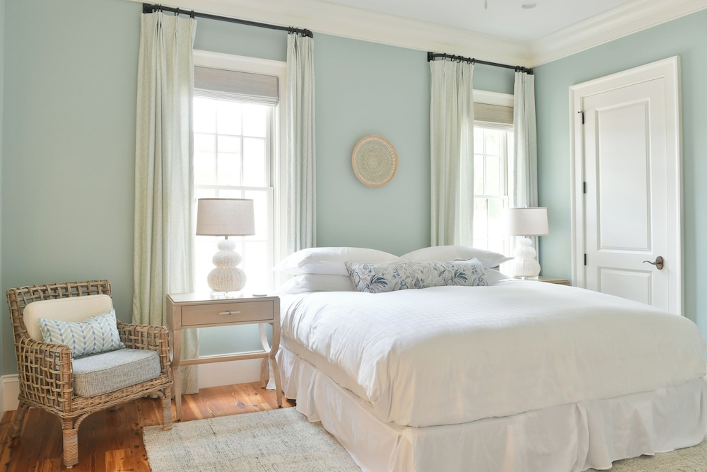 Signature 4 Bedroom Residence 1010