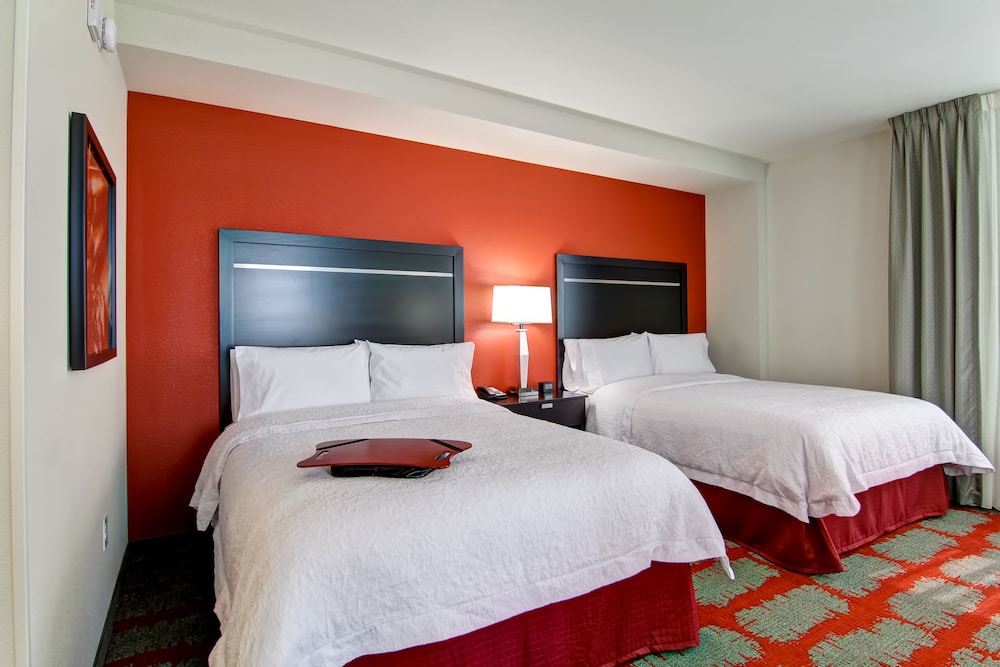 Room, 2 Queen Beds, Accessible, Bathtub photo 2