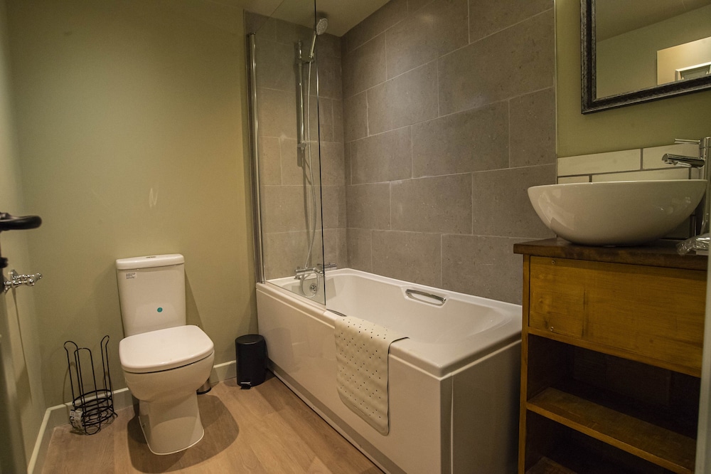Double Room, Ensuite (Room 2) - Photo 4