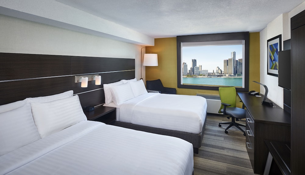 Standard Room, 2 Queen Beds, River View (High Floor) photo 1