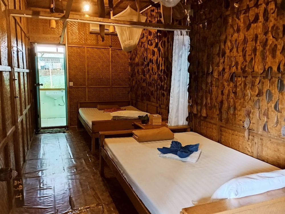 Budget Twin Room photo 2