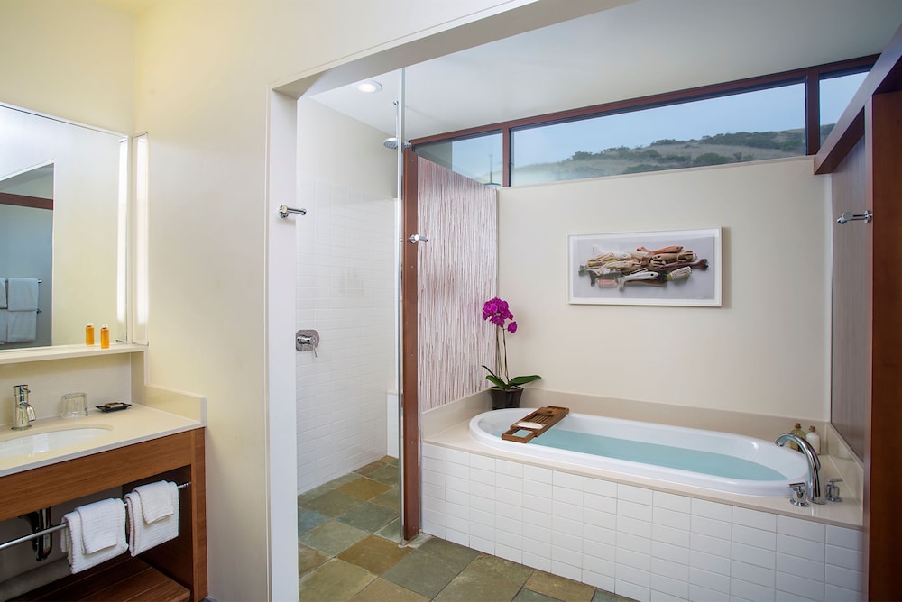 Suite, 1 King Bed (Contemporary) - Photo 2