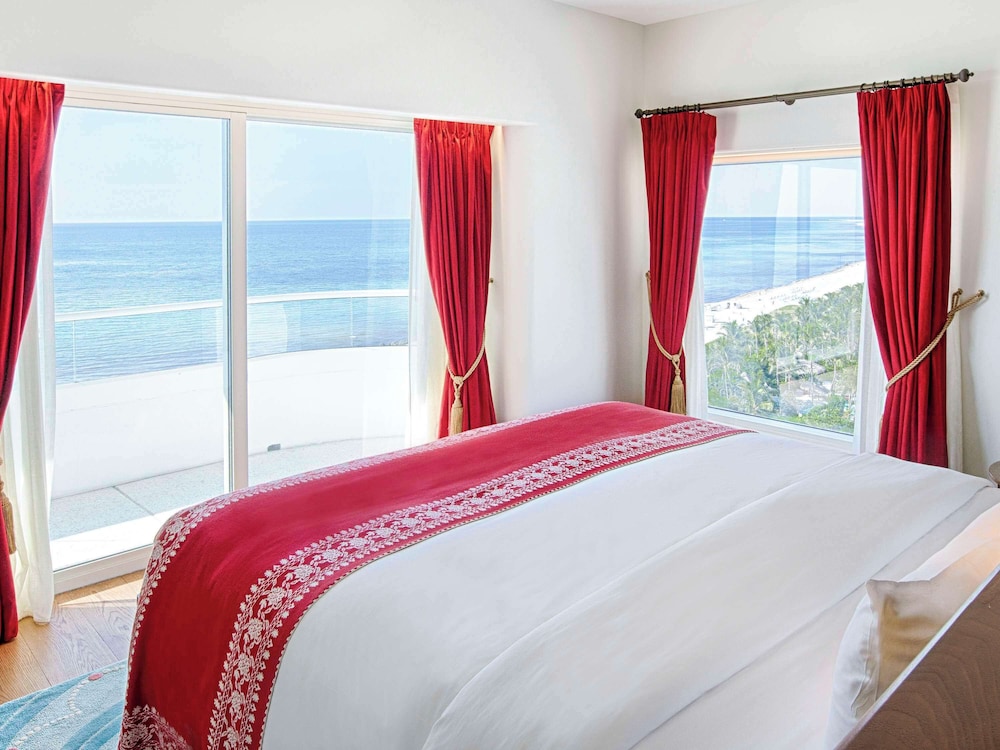 Premier Oceanfront Four-Bedroom Suite