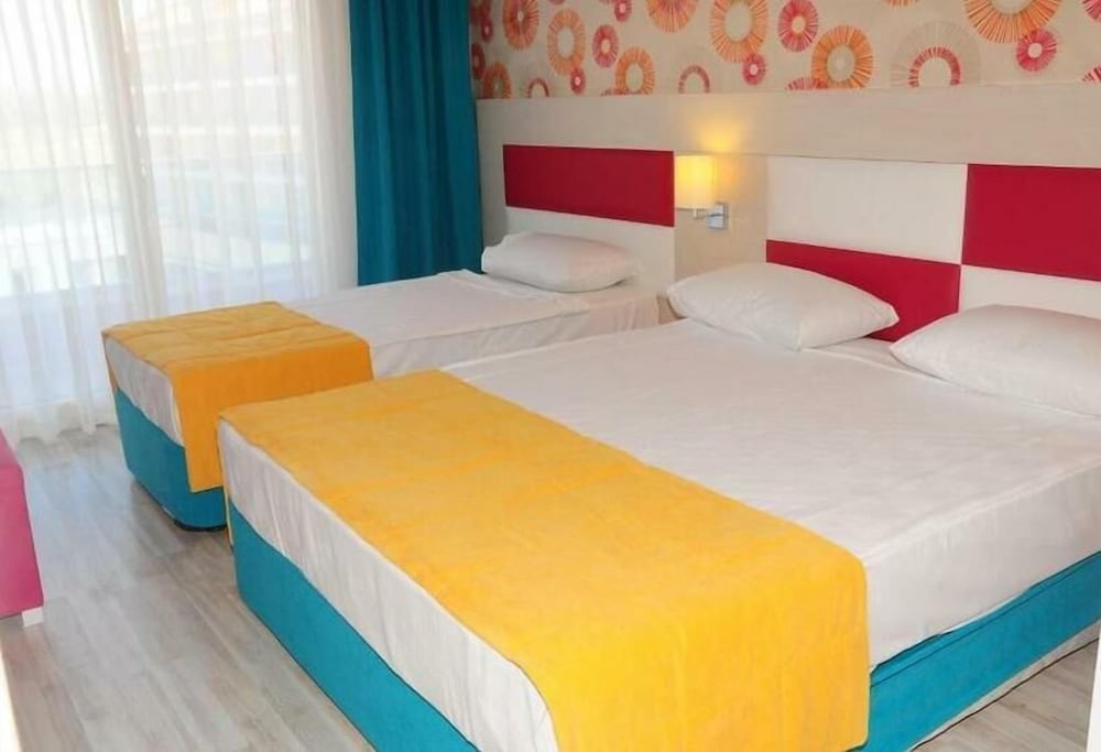 Standard Double or Twin Room photo 1