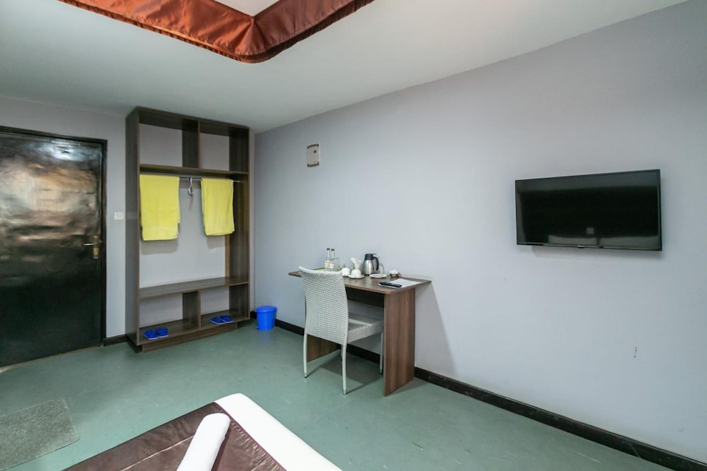 Deluxe Room - Photo 4