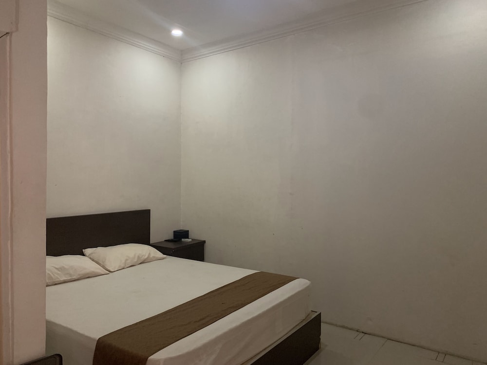 Standard Double Room - Photo 9