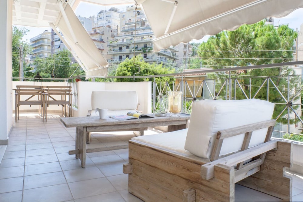 Designer s Apartment in Galatsi Area, Billede 8