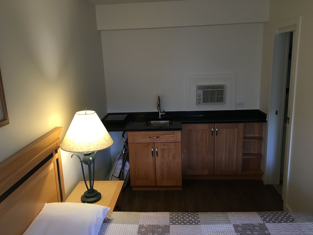 Deluxe Room, 1 Bedroom, Kitchenette, Mountain View photo 2