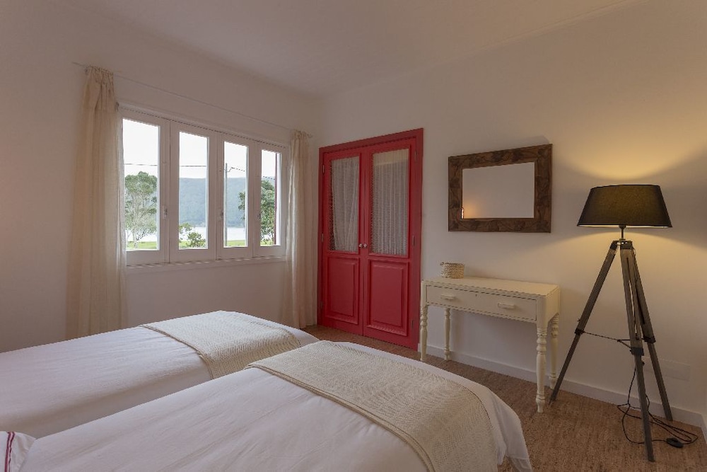 House, 4 Bedrooms photo 1
