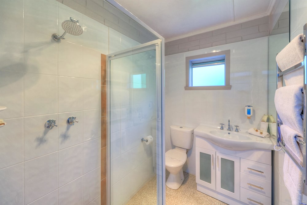 Standard Room, Multiple Beds, Non Smoking photo 3