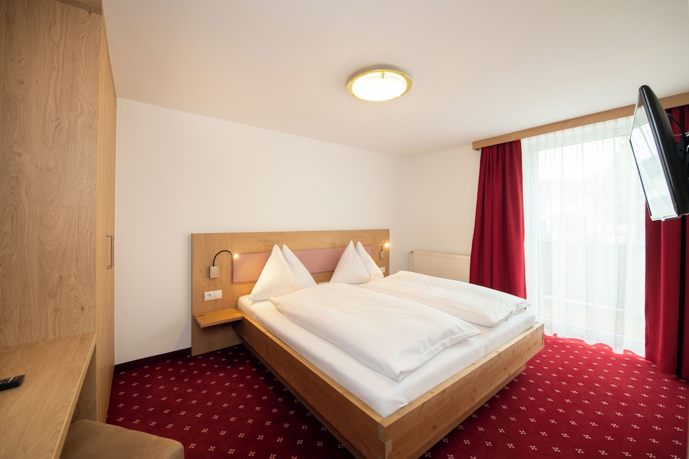 Comfort Double Room, Balcony, Mountain View