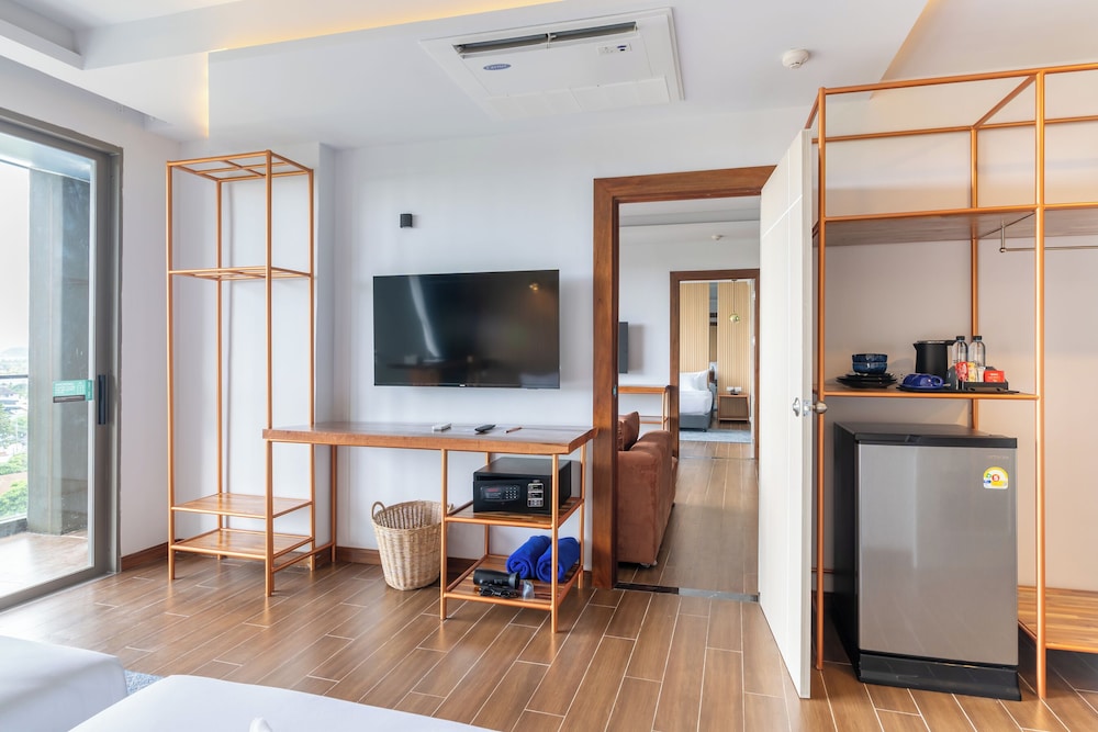 Premium Family Suite - Photo 17